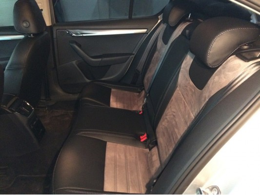 Каркасные авточехлы на Skoda Octavia A7 FL Каркасные авточехлы на Skoda Octavia A7 FL